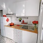 Apartment Rosso - Over The Rainbow A 200m Dalla Posto Auto Aria Condizionata E Terrazza