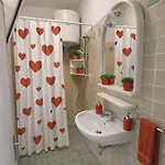 Apartment Rosso - Over The Rainbow A 200m Dalla Posto Auto Aria Condizionata E Terrazza