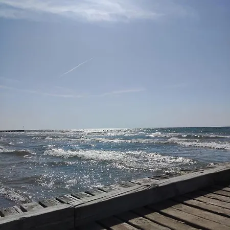 Rosso - Over The Rainbow - -check In And Check Out On Saturday *