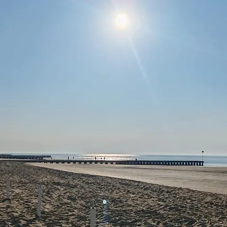 Rosso - Over The Rainbow - -check In And Check Out On Saturday